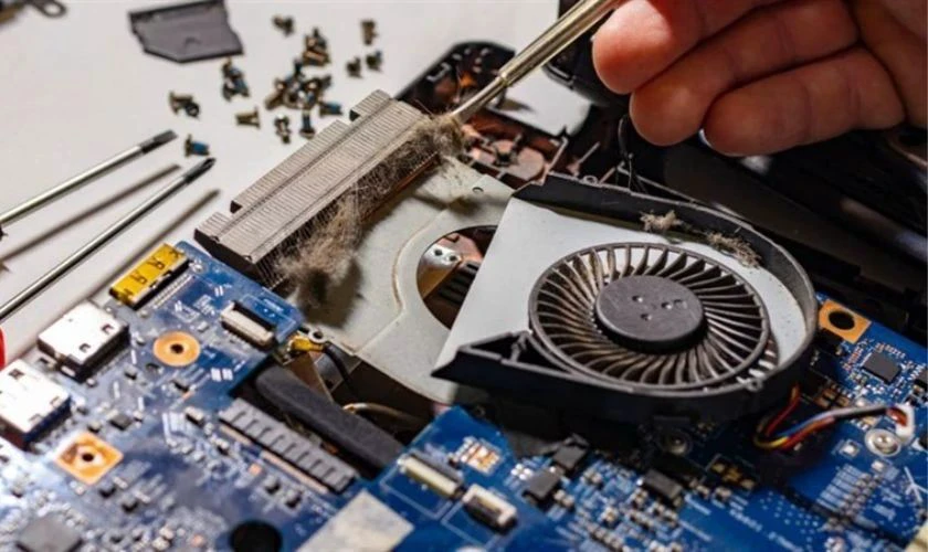 Top 5 dấu hiệu máy tính cần sửa chữa ngay tại bến cát 5 Máy Tính Phát Ra Tiếng Ồn Lớn