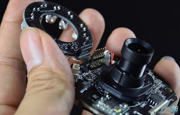 Huong Dan Chon Linh Kien Thay The Khi Sua Camera O Di An