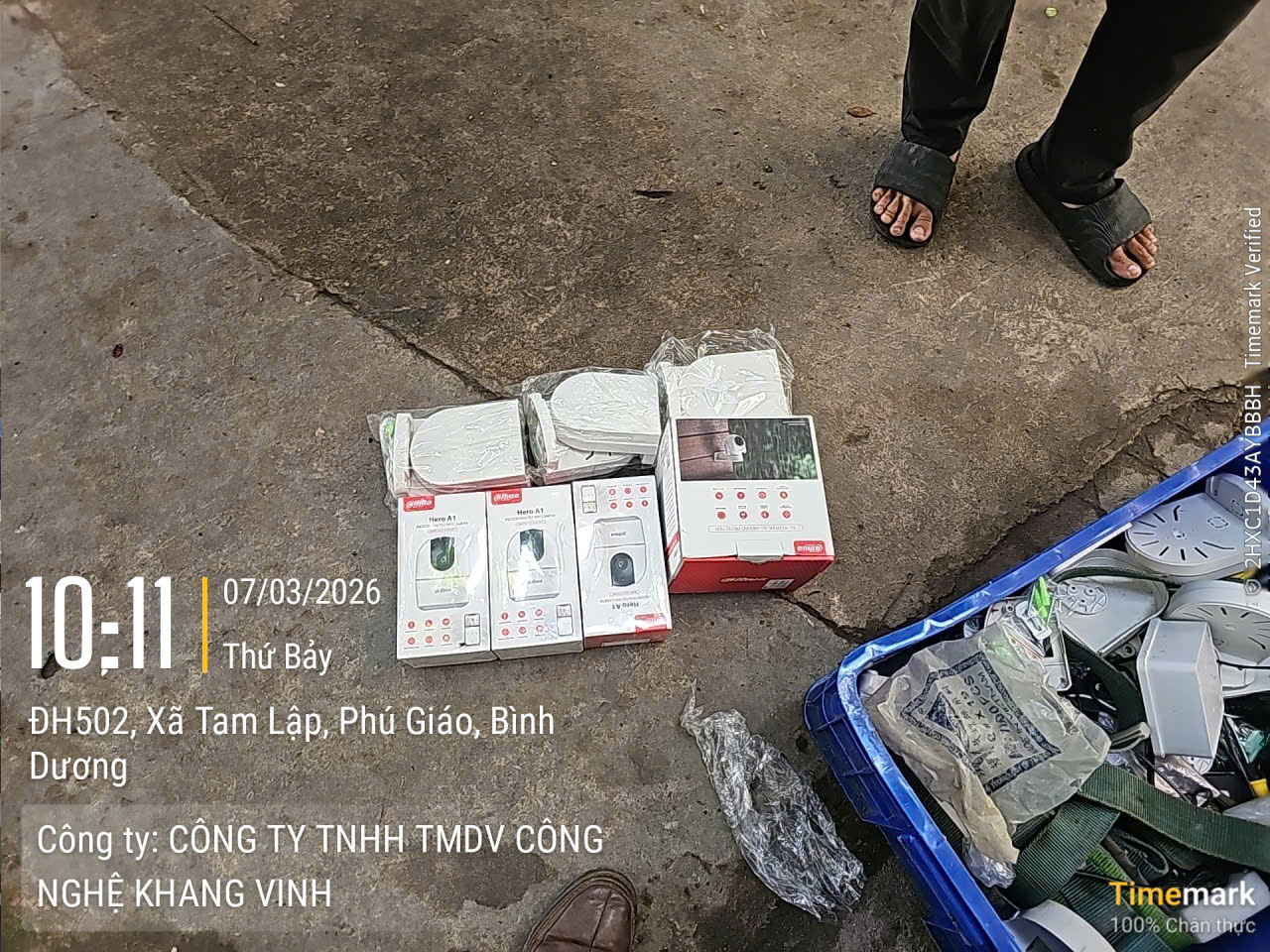 Kỹ Thuật Viên Khang Vinh Khảo Sát Lắp Đặt Camera Tại Phú Giáo