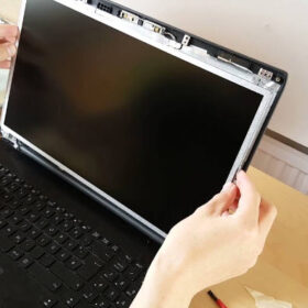 Dịch Vụ Thay Màn Hình Laptop – Uy Tín, Chuyên Nghiệp Tại Đồng Xoài